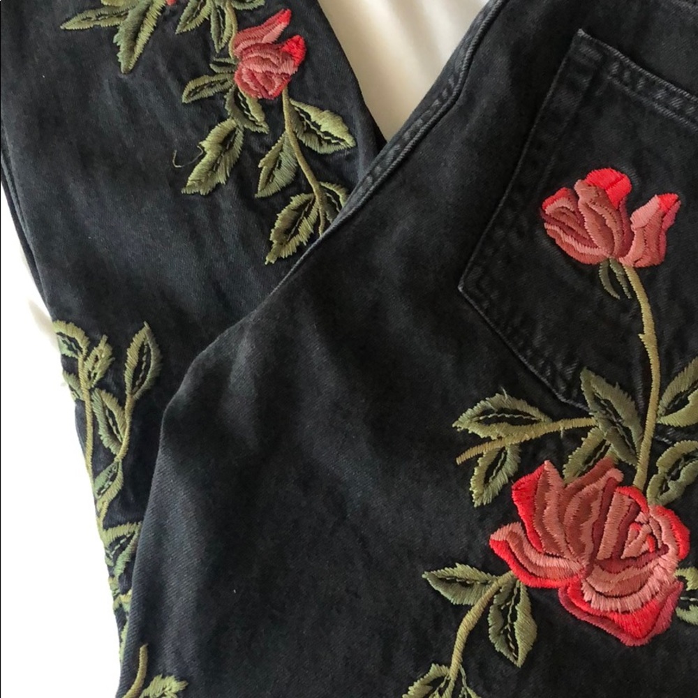 Top Shop Embroidered Mom Jeans